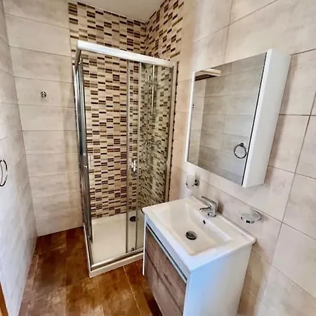 Apartment Emmnic 9 *
